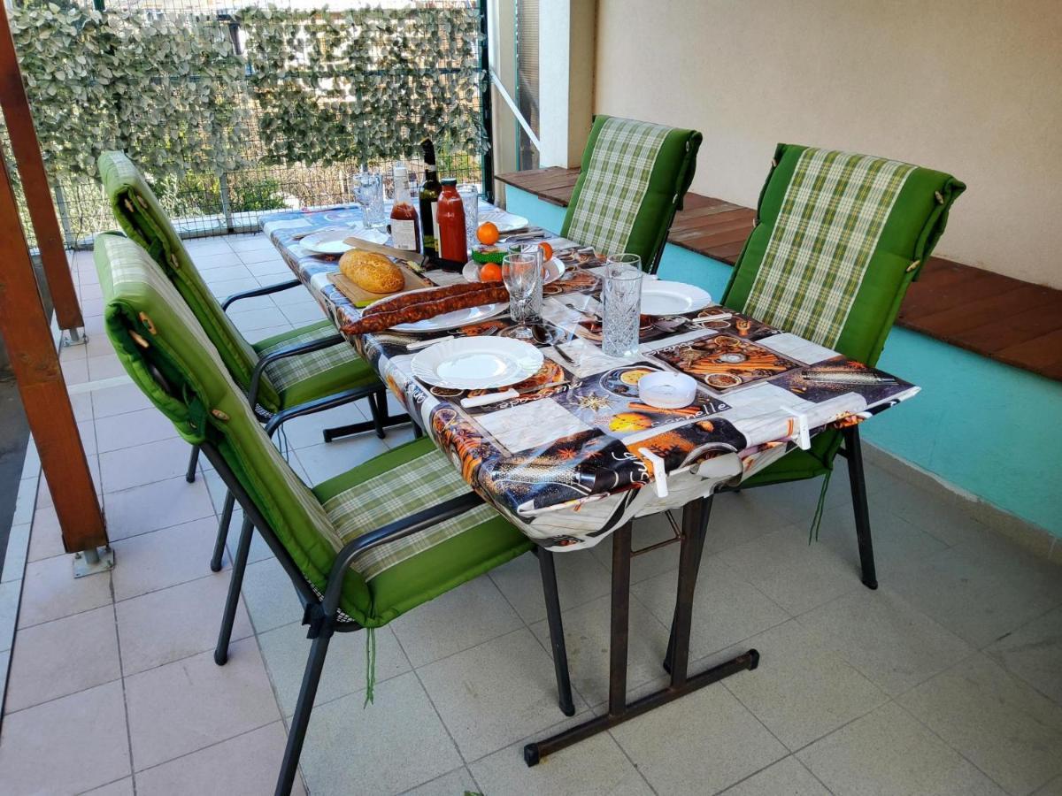Apartament 4 Sleeps 4 Guests *